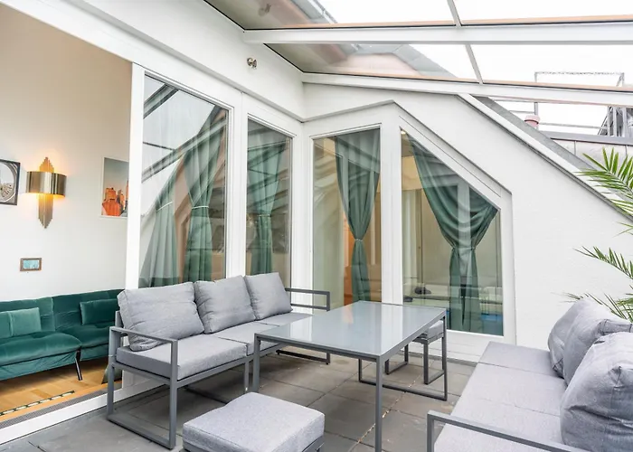 Rooftop Penthouse *